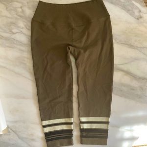 FP Free People Movement Ribbed High Waisted Yoga Legging Capri Pants Medium